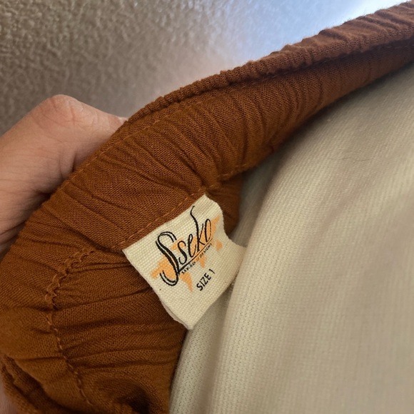 Sseko Wide Leg Pants in Amber - Picture 5 of 7